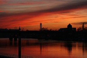 Zonsondergang aan de Maas in Venlo