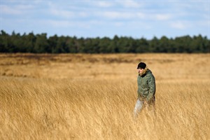 Lutfi op de 'savannes' van Deelerwoud