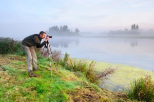 Fotograaf Jeroen bij zonsopkomst in de Polder Berkenwoude