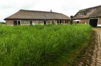 Monumentaal boerderij in de Ackerdijkse plassen