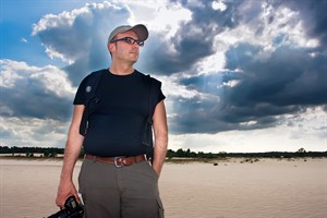 Fotograaf Lutfi in de Loonse en Drunense Duinen